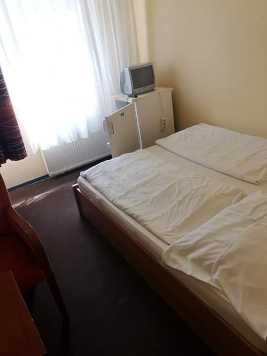 Fenyves Panzio Bed and Breakfast Siófok Exteriör bild